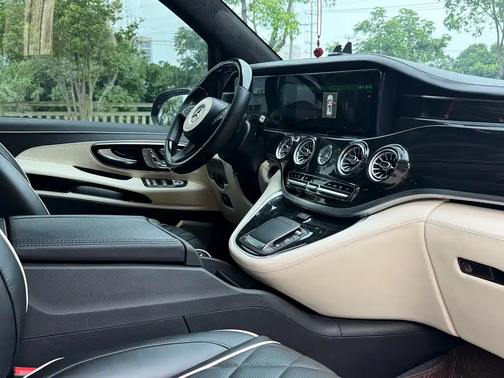 Mercedes-Benz Vito 2021 2.0T 9 мест