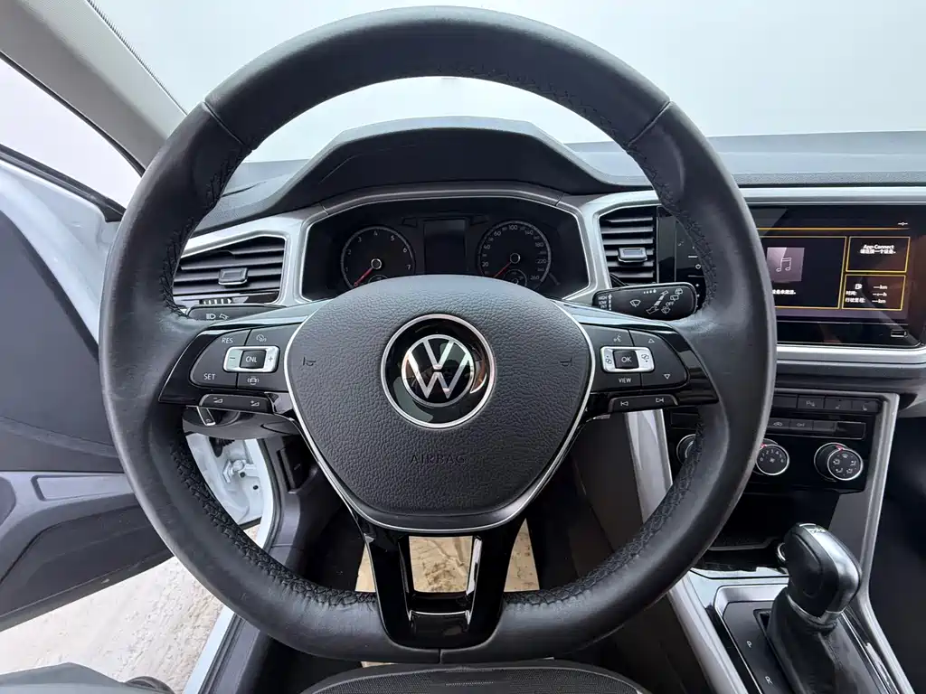 VOLKSWAGEN T ROC EXPLORING SONGS