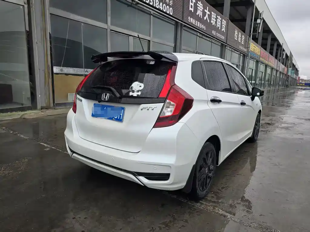 Honda Fit — миниатюра 6