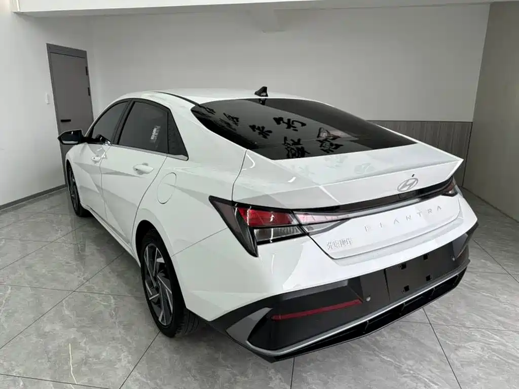 Hyundai Elantra — миниатюра 4