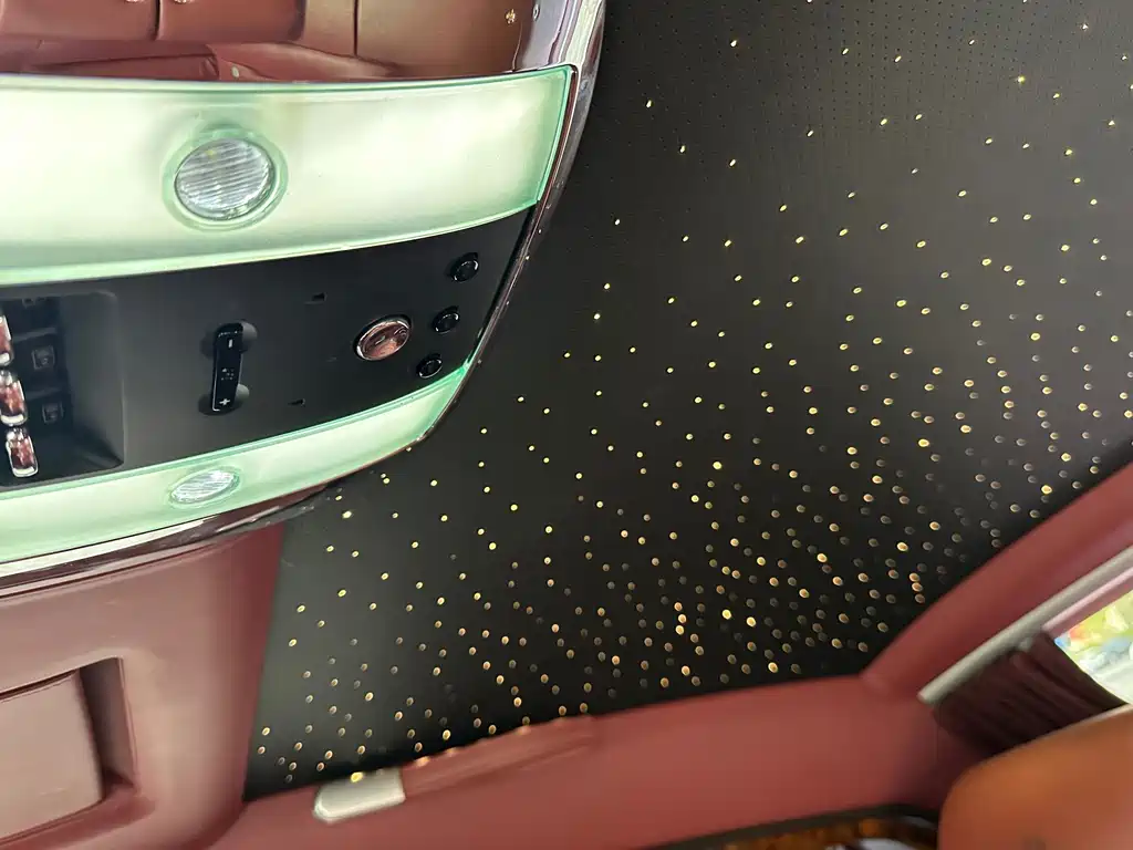 Rolls-Royce Phantom — миниатюра 17