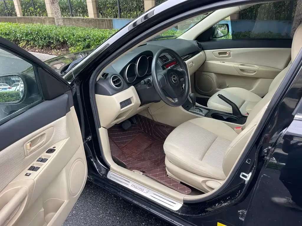 Mazda Mazda3 2012 1.6L AT