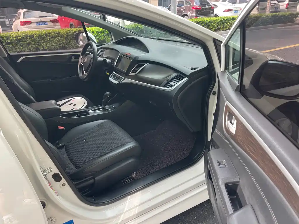 Honda Jade — миниатюра 5