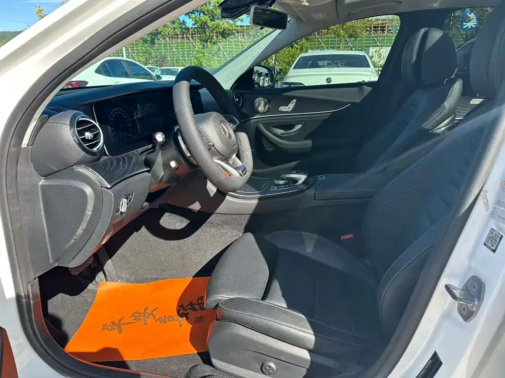 Mercedes-Benz E-Class — миниатюра 9