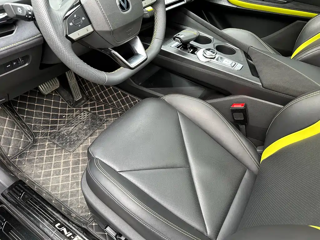 Changan UNI-V 2022 1.5T Sport