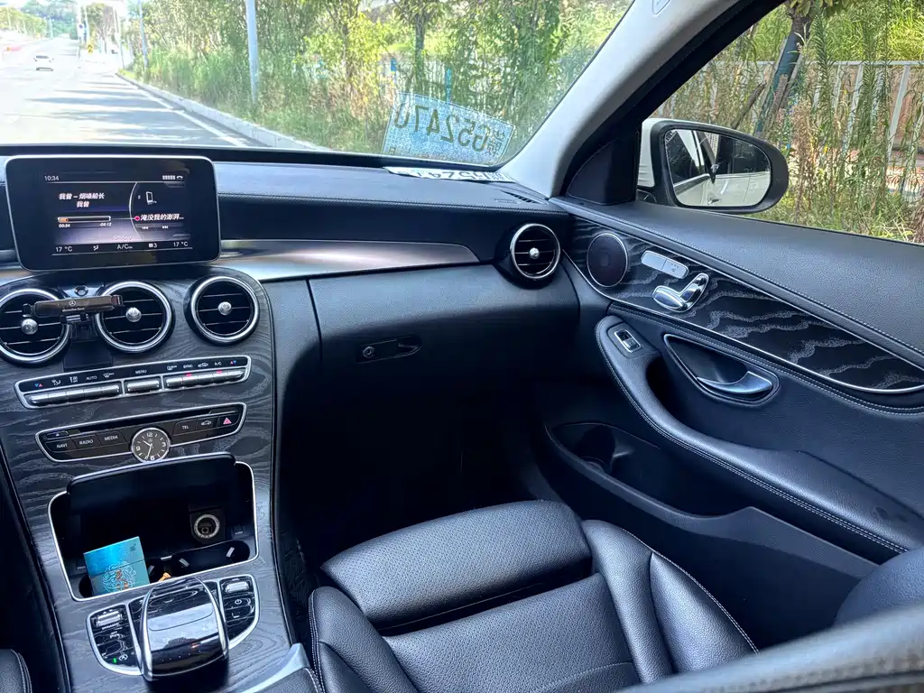 Mercedes-Benz C-Class — миниатюра 13