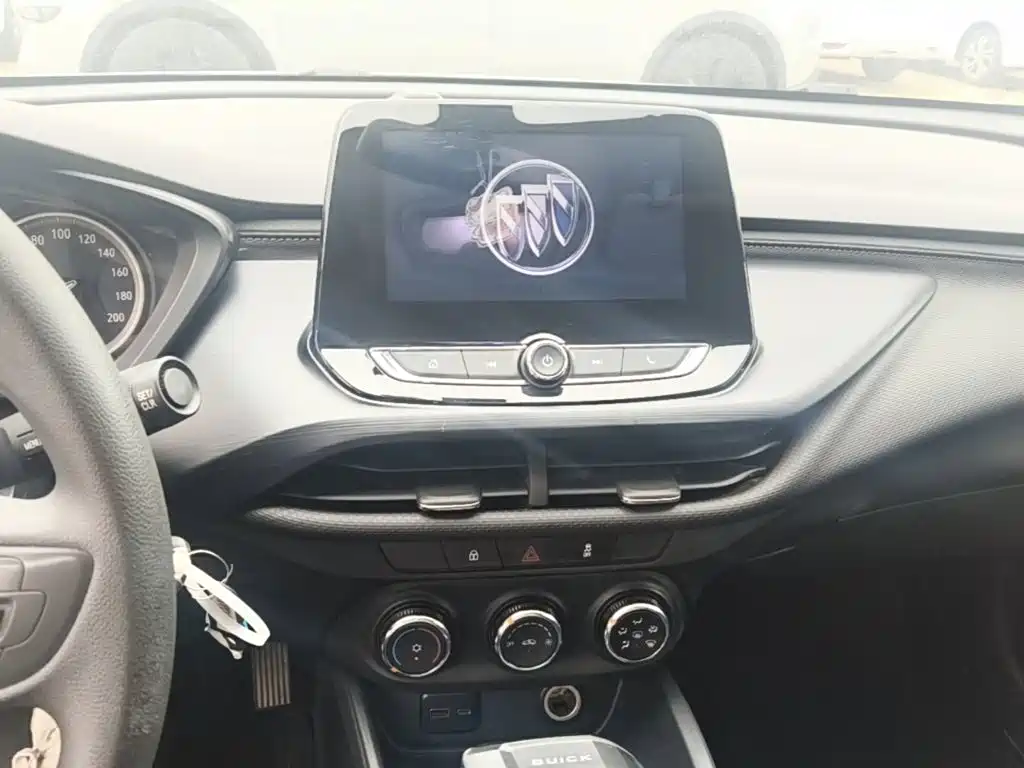 Buick Verano — миниатюра 13