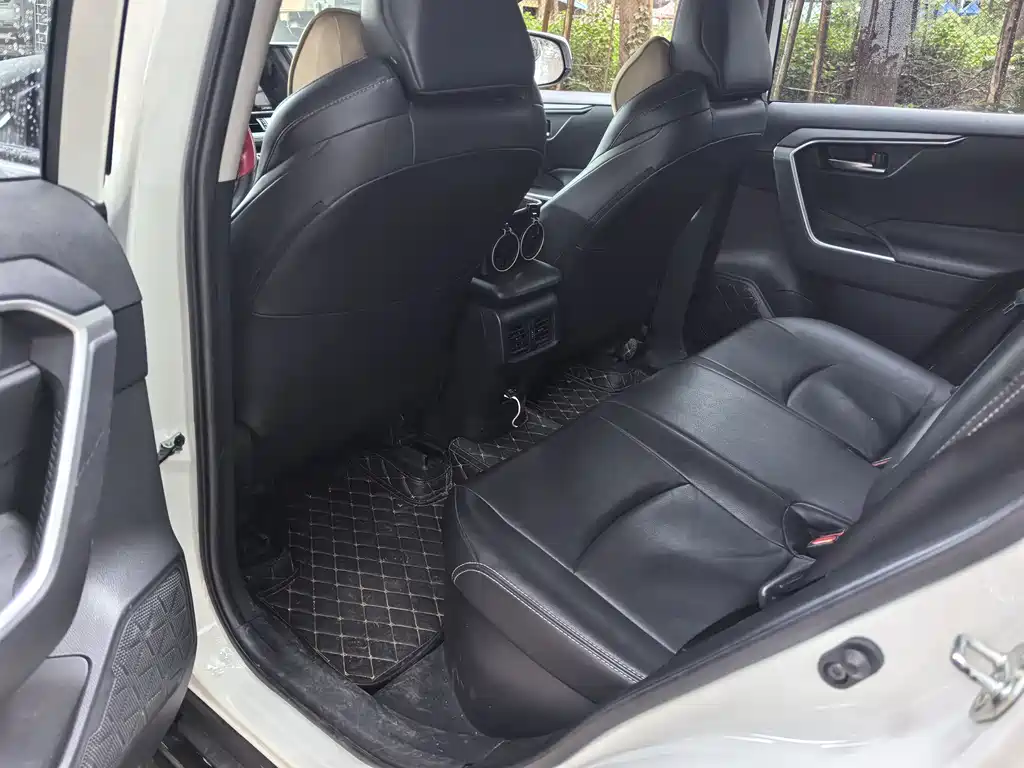 Toyota Wildlander 2020 2.5L E-CVT Luxury