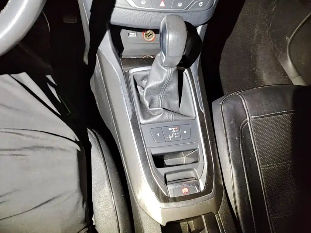 Peugeot 408 — миниатюра 14