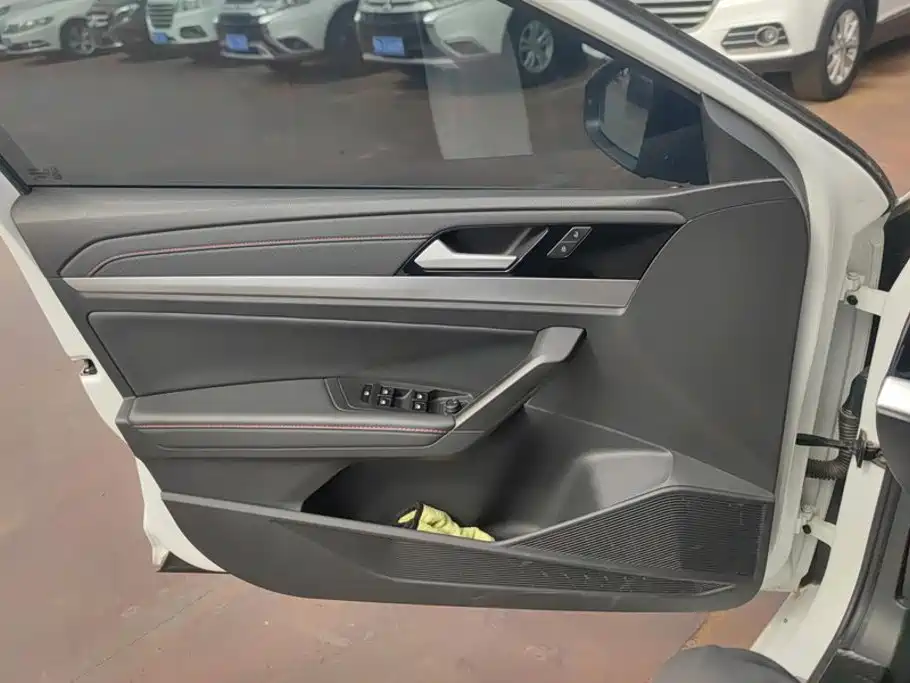 Volkswagen Lavida — миниатюра 7