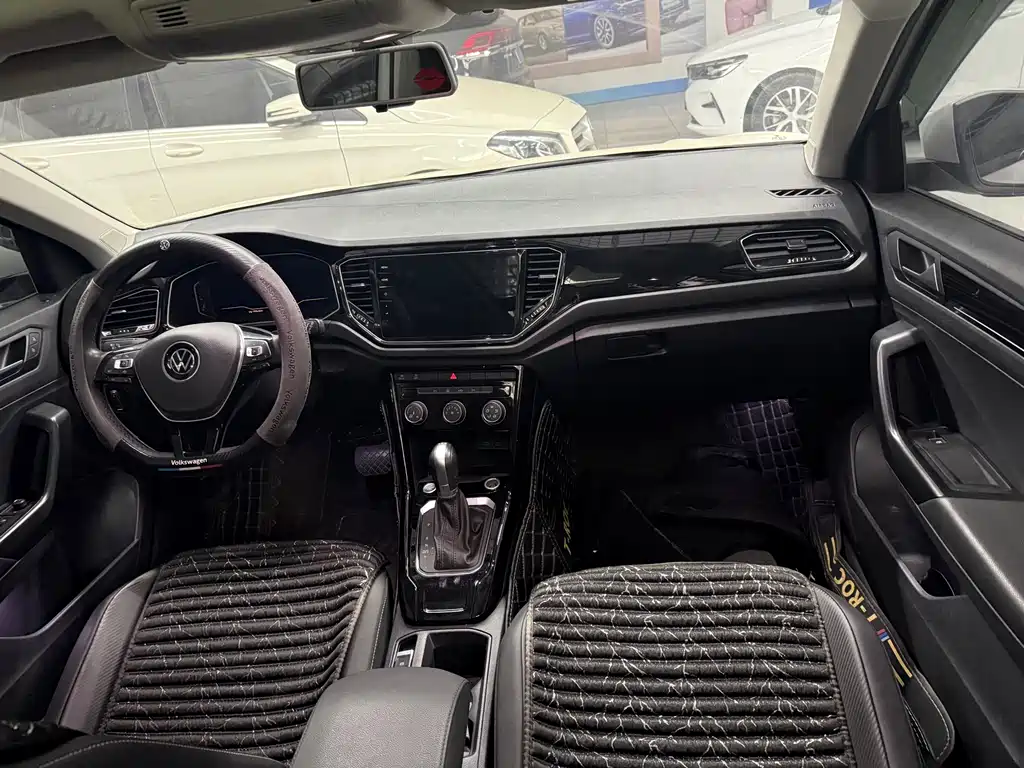 VOLKSWAGEN T ROC EXPLORING SONGS