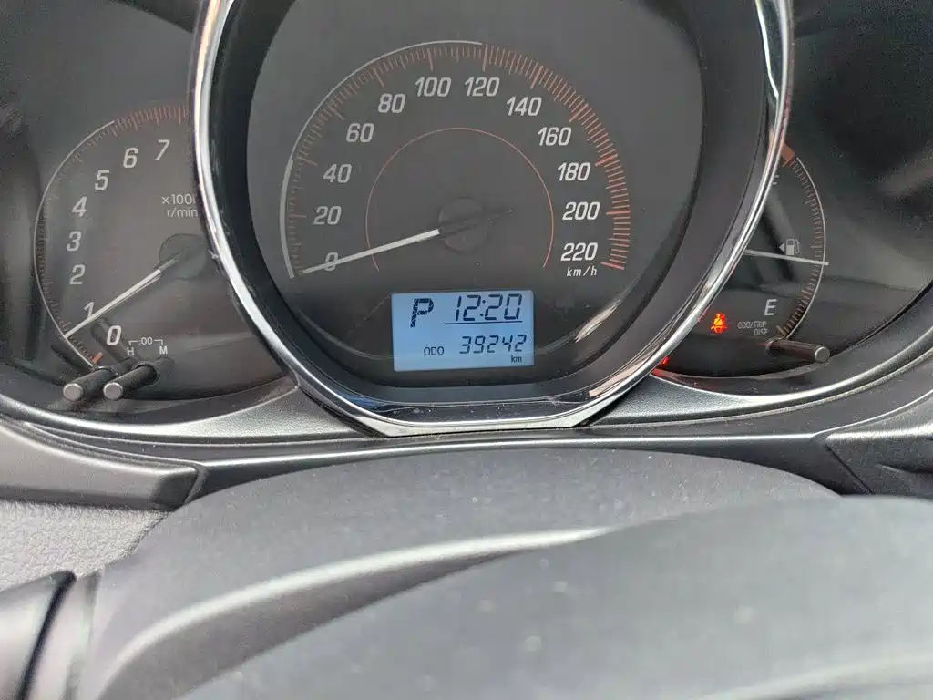 Toyota Yaris L — миниатюра 5
