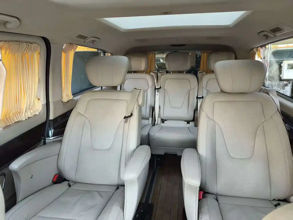 MERCEDES-BENZ V CLASS