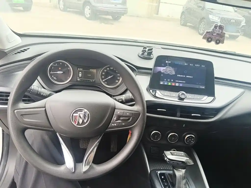 Buick Verano — миниатюра 10