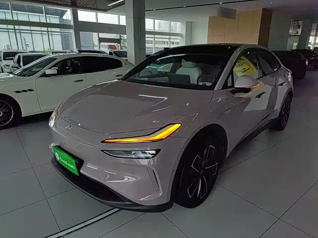 2025 Nio L60