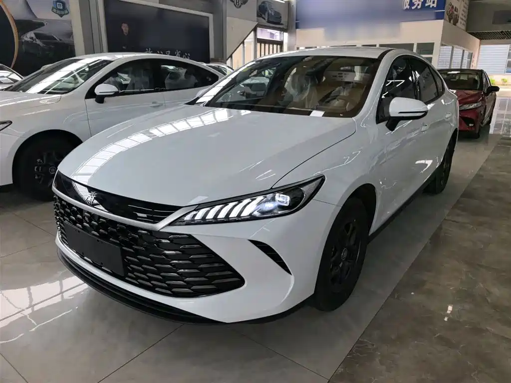 BYD Qin Plus PLUS 2025 DM-i Smart Drive 128KM