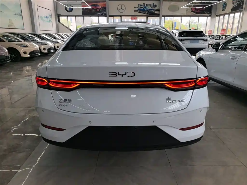 BYD Qin Plus PLUS 2025 DM-i Smart Drive 128KM