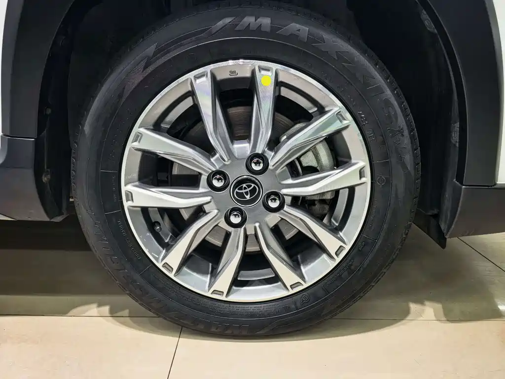 Toyota Yaris L — миниатюра 6