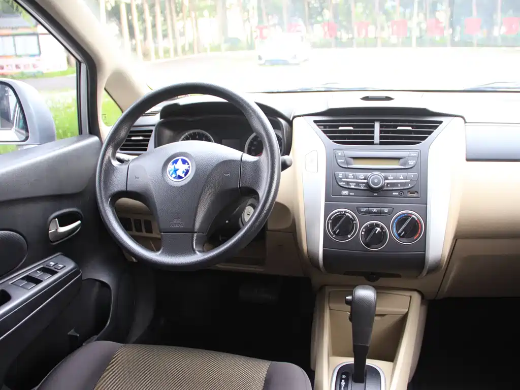 Venucia R50 1.6L Auto Fashion Edition, фото 14