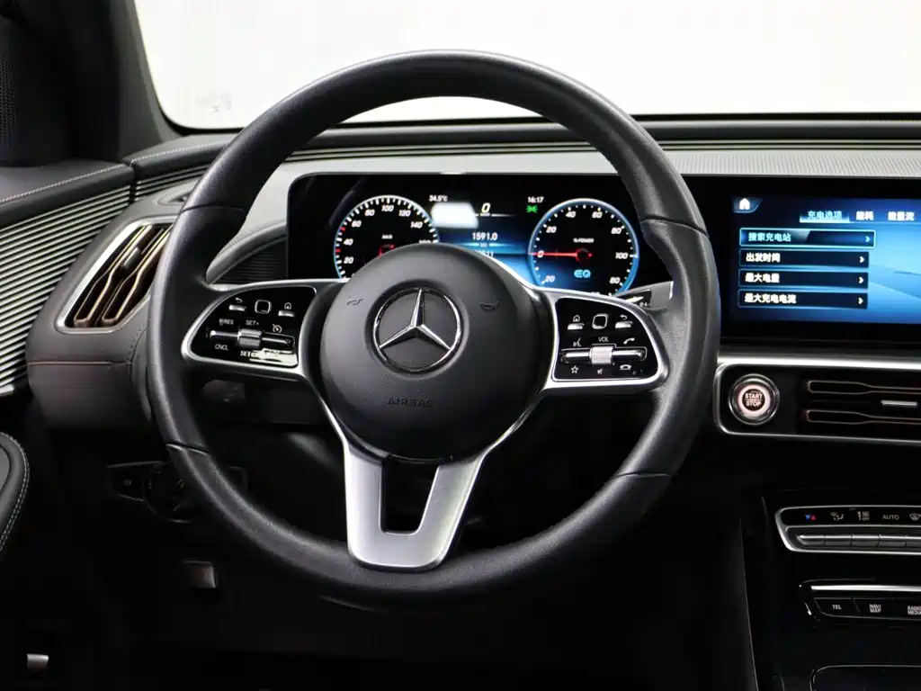 Mercedes-Benz EQC — миниатюра 13