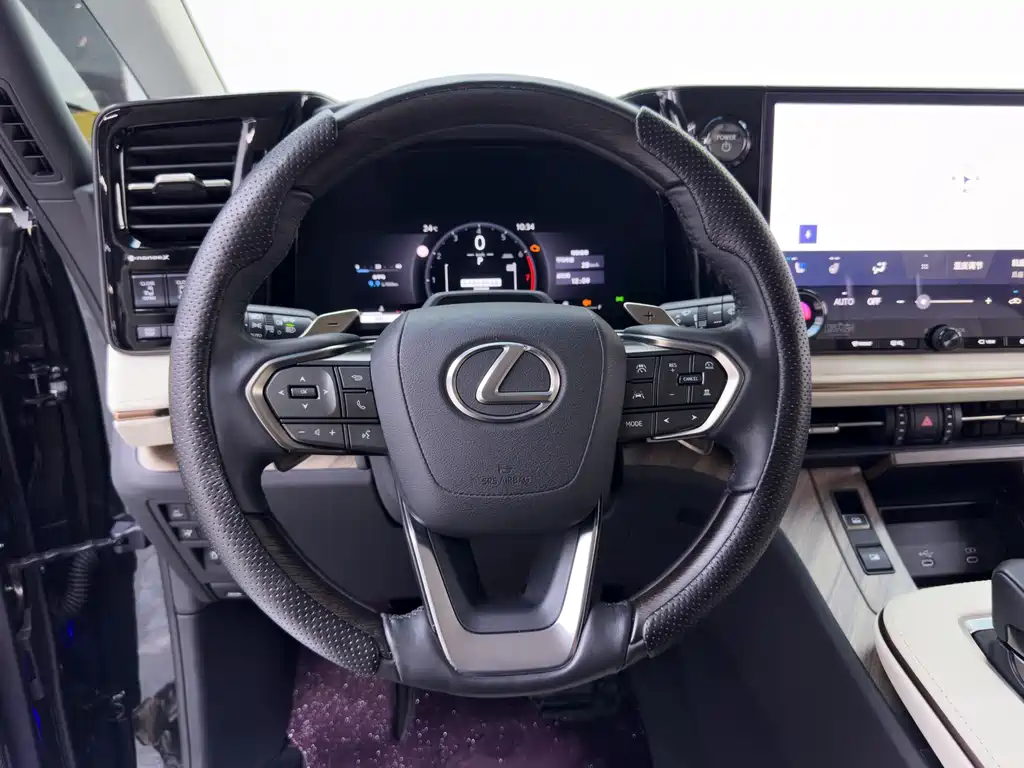 Lexus LM — миниатюра 15