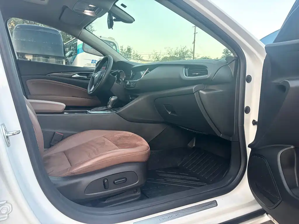 Buick Regal — миниатюра 8