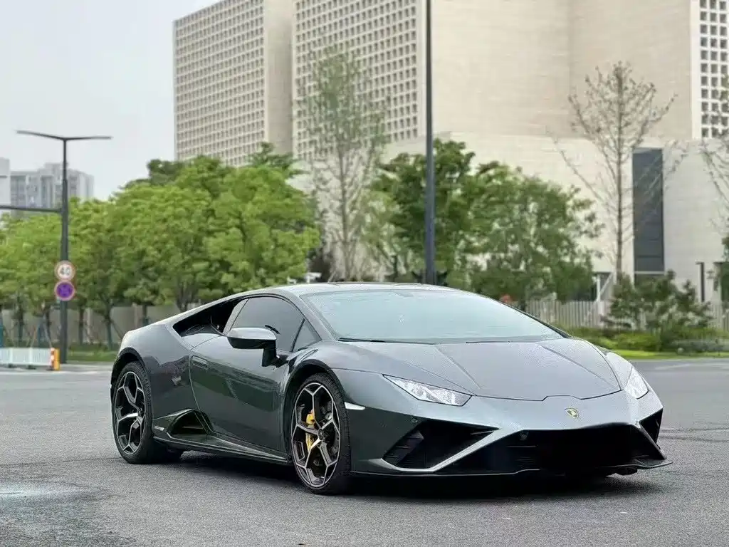 LAMBORGHINI HURACÁN