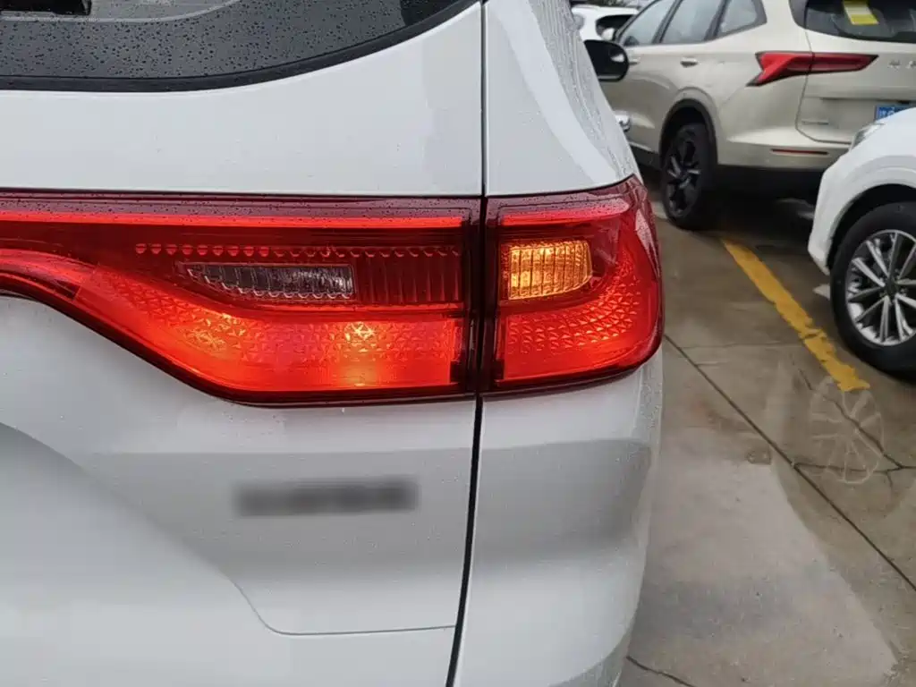 Haval M6 — миниатюра 8