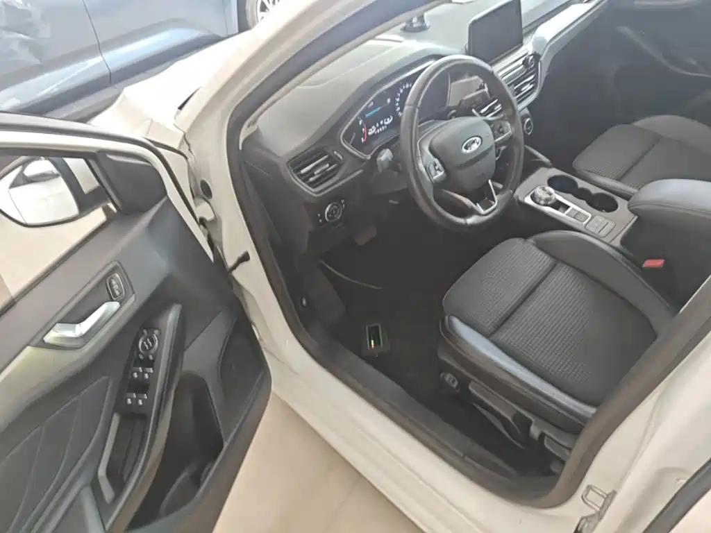 Ford Focus — миниатюра 16