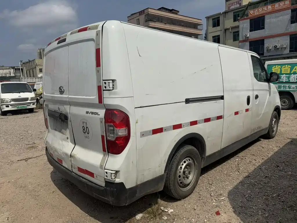 MAXUS EV30 — миниатюра 2