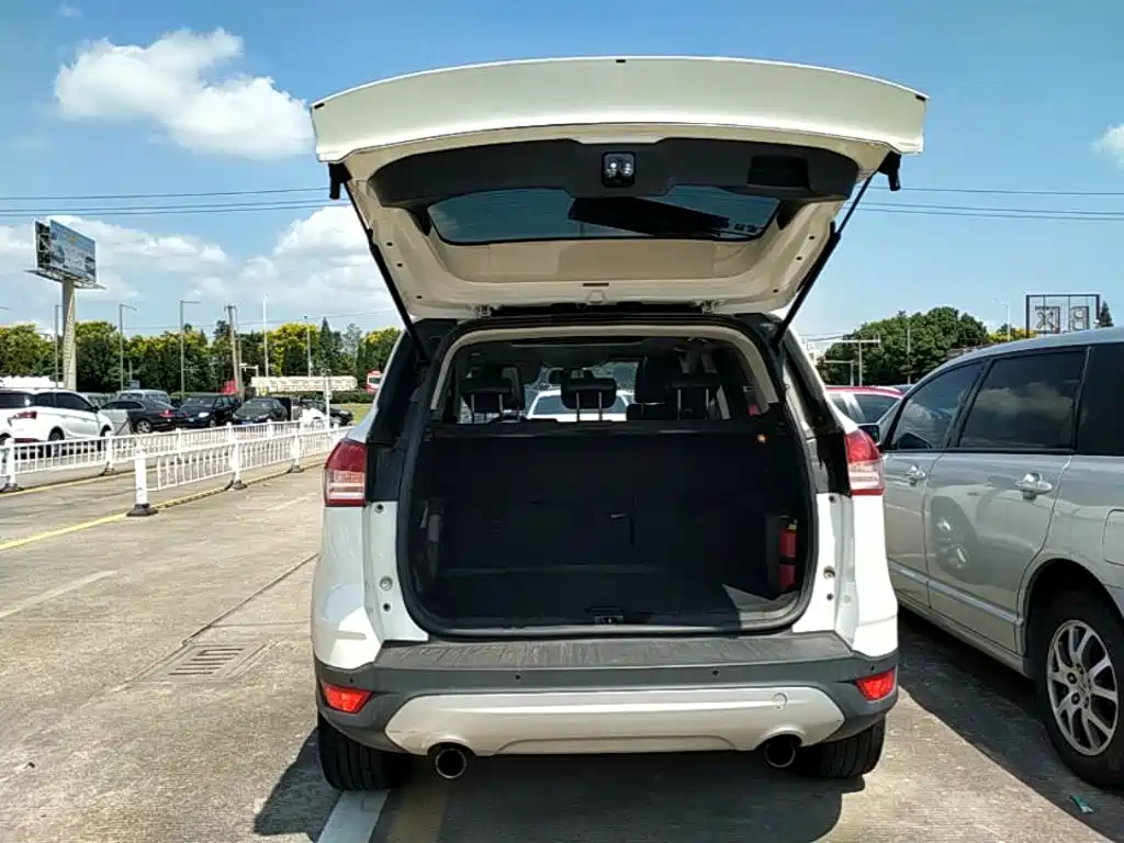 Ford Kuga — миниатюра 19