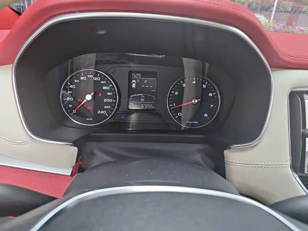 Roewe RX5 — миниатюра 7
