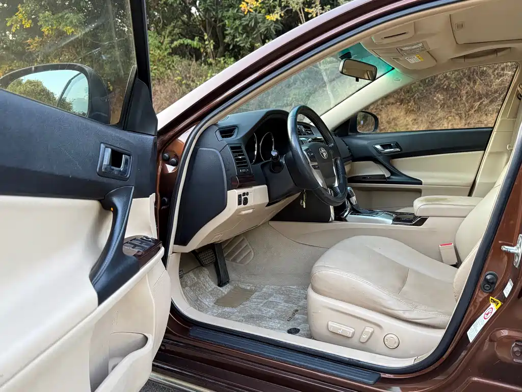 Toyota Reiz 2012 2.5V