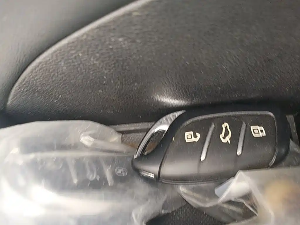 Roewe i6 MAX New Energy — миниатюра 9