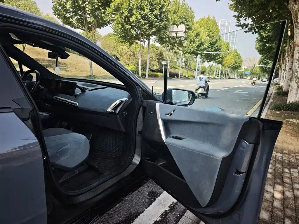 BMW iX — миниатюра 8
