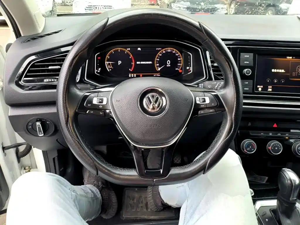 Volkswagen T-Roc — миниатюра 11