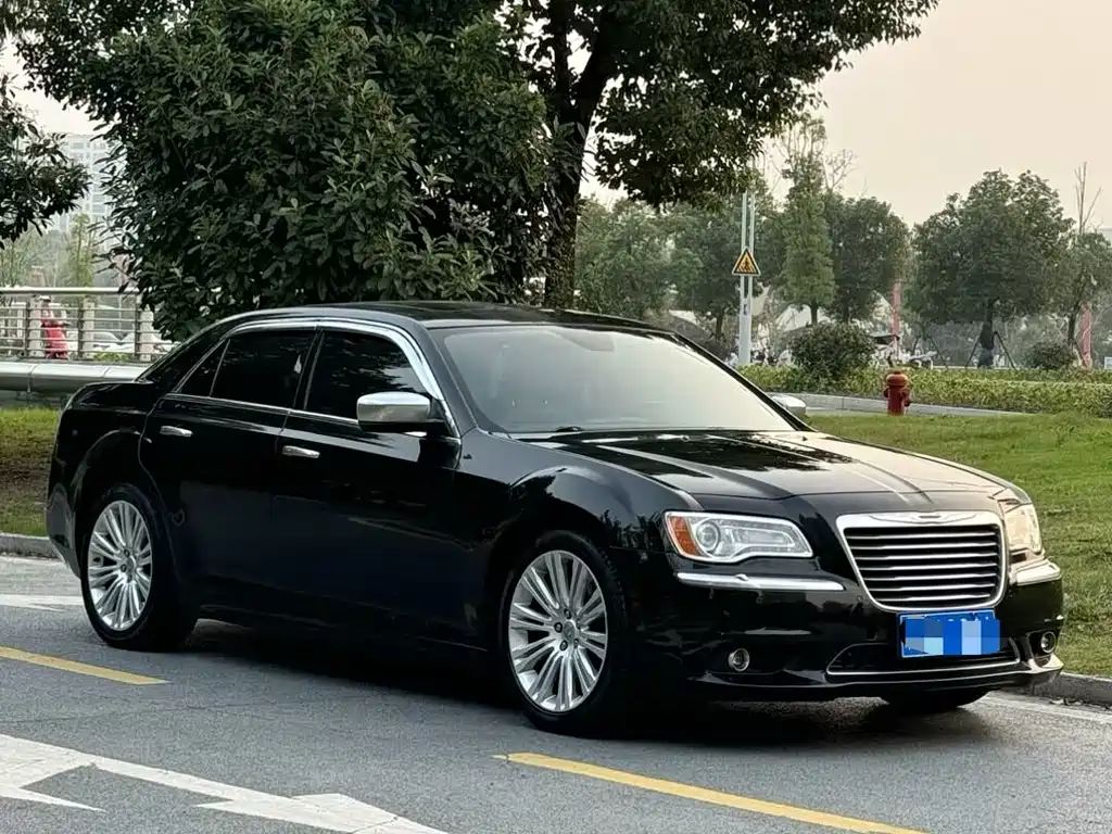 Chrysler 300C — миниатюра 3