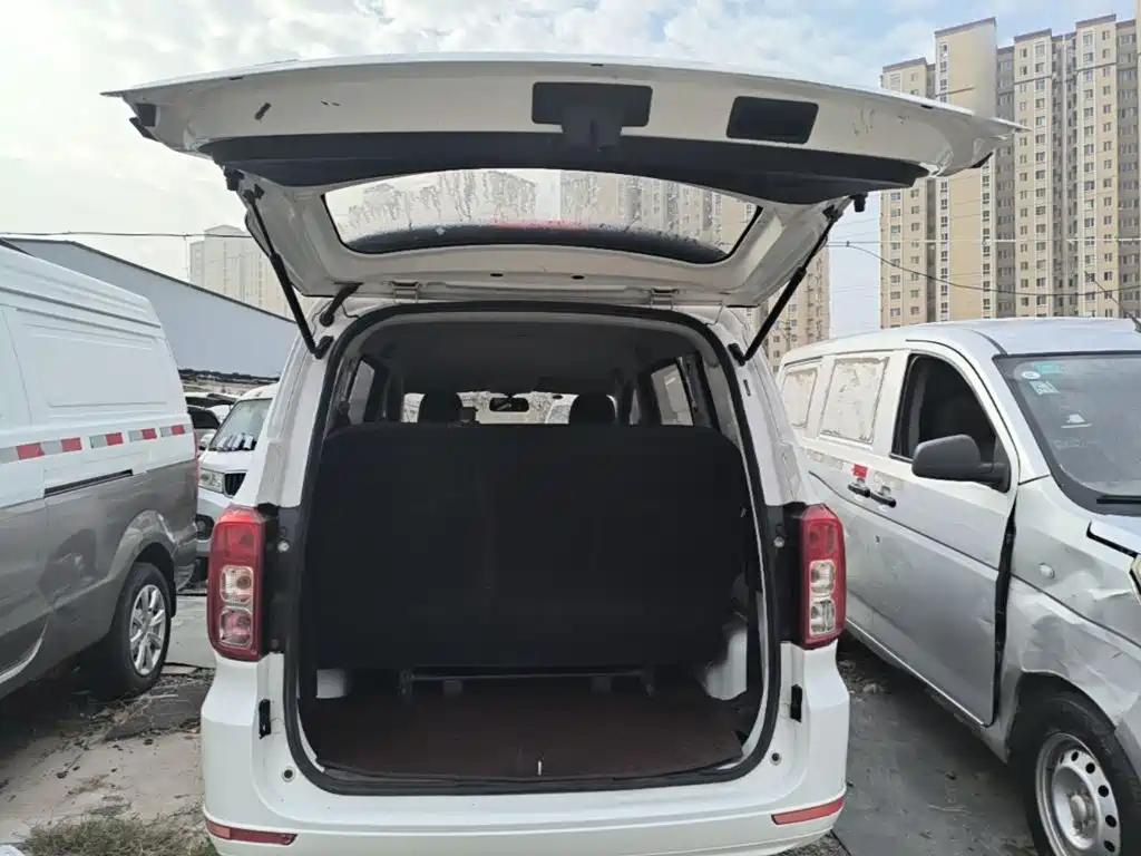Wuling Hongguang — миниатюра 19