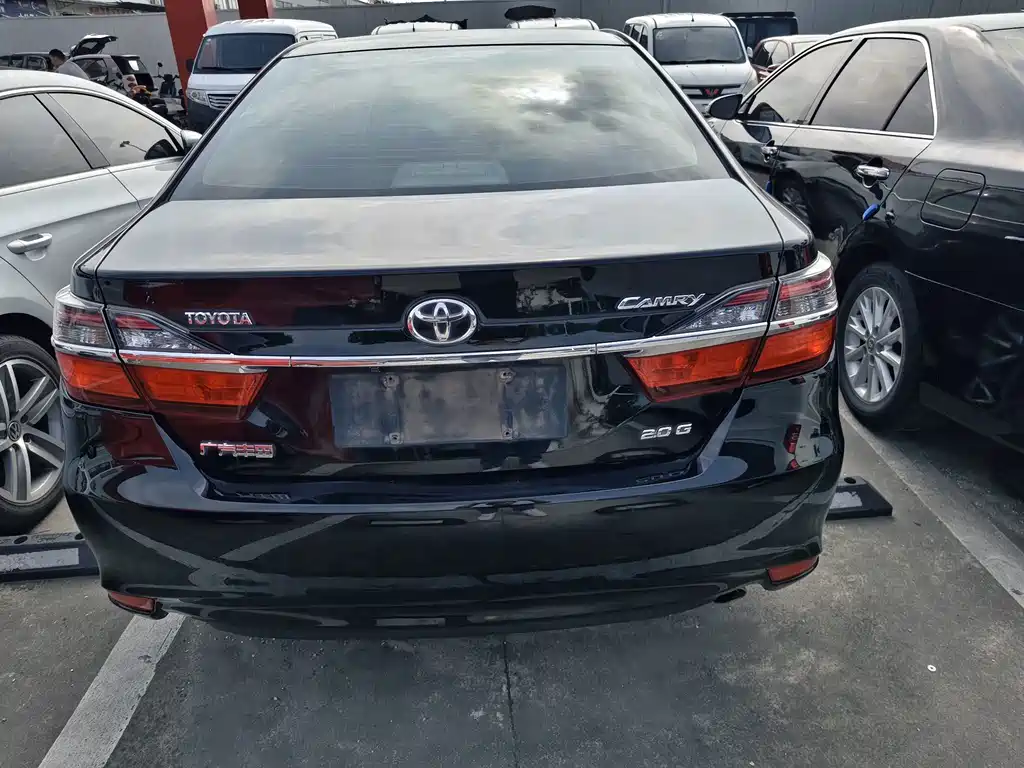 Toyota Camry — миниатюра 4