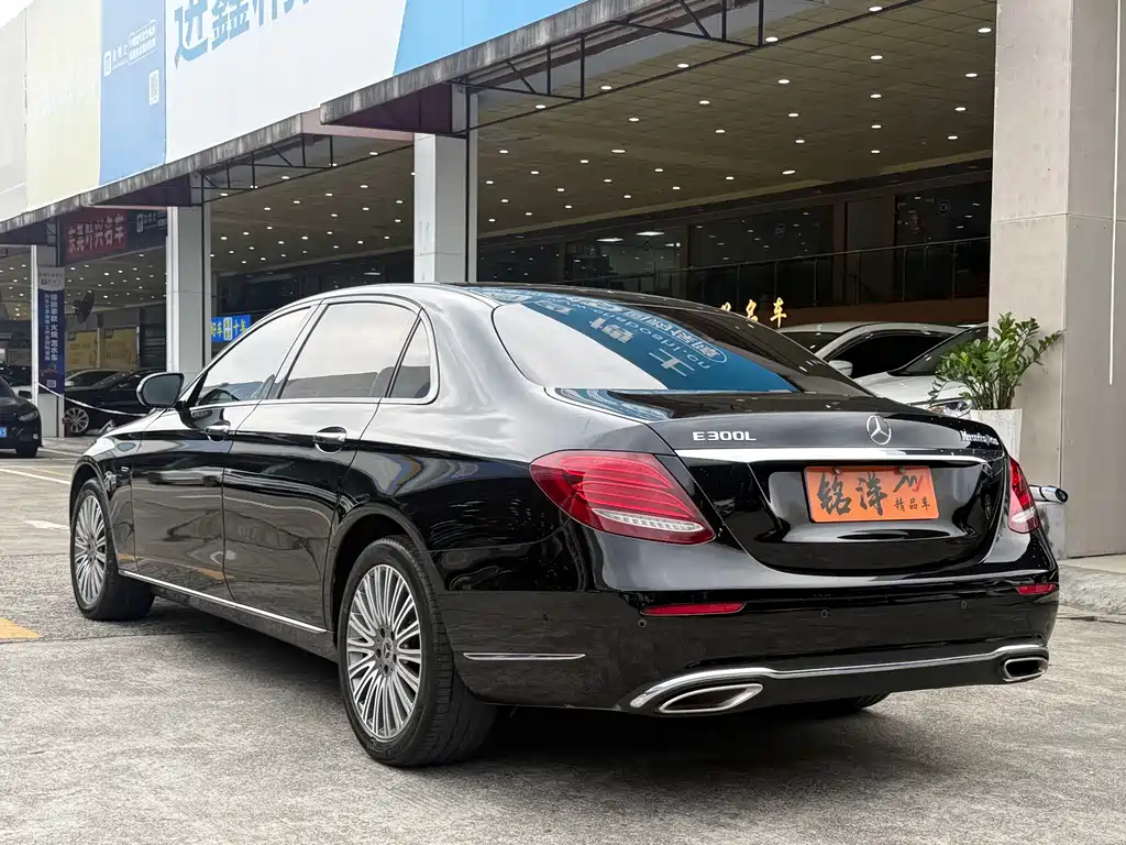 Mercedes-Benz E-Class — миниатюра 20