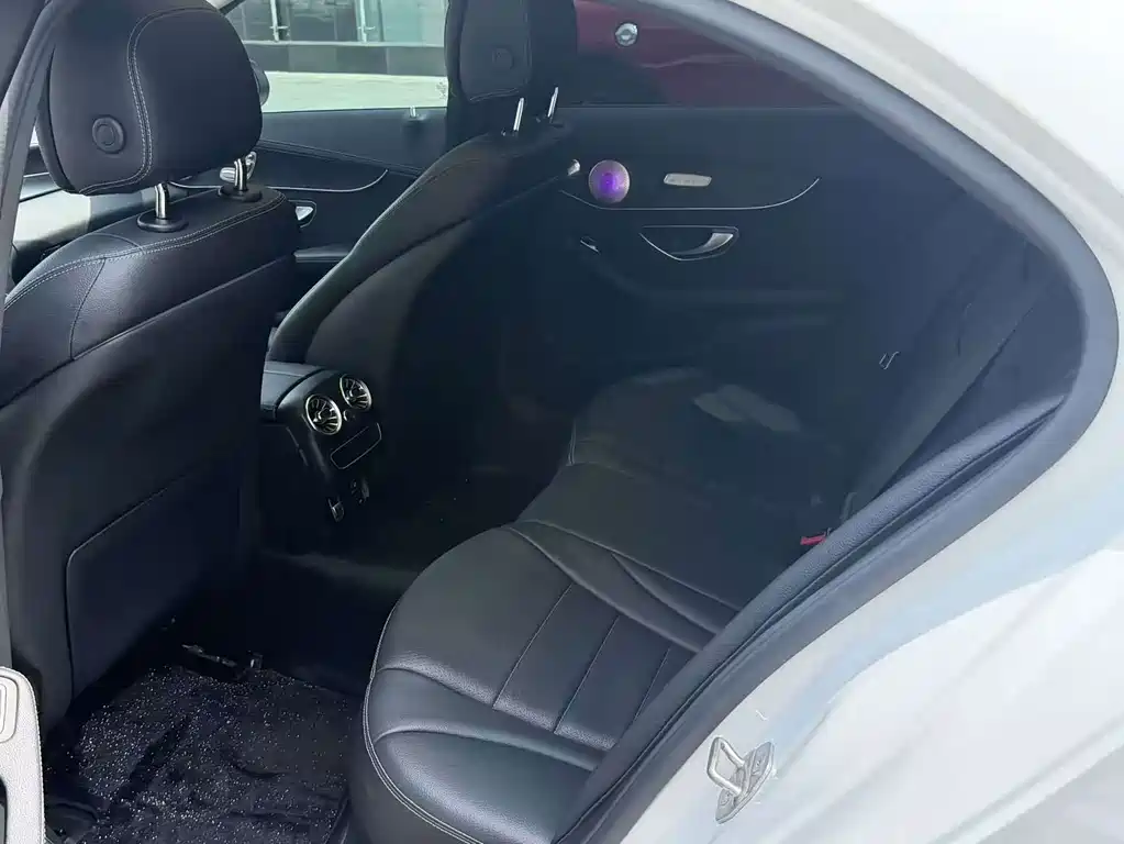 Mercedes-Benz C-Class — миниатюра 8