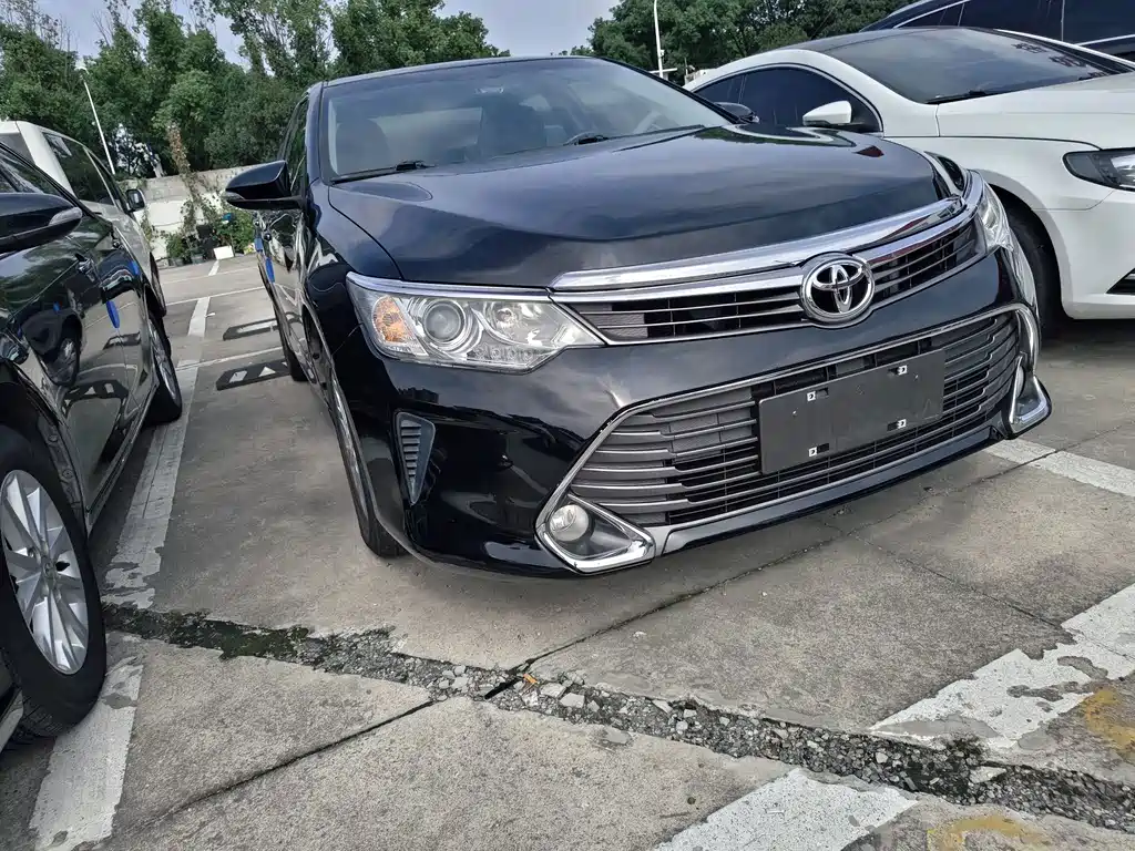 Toyota Camry — миниатюра 3