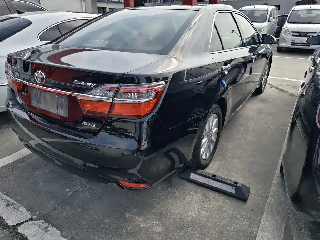 Toyota Camry — миниатюра 6