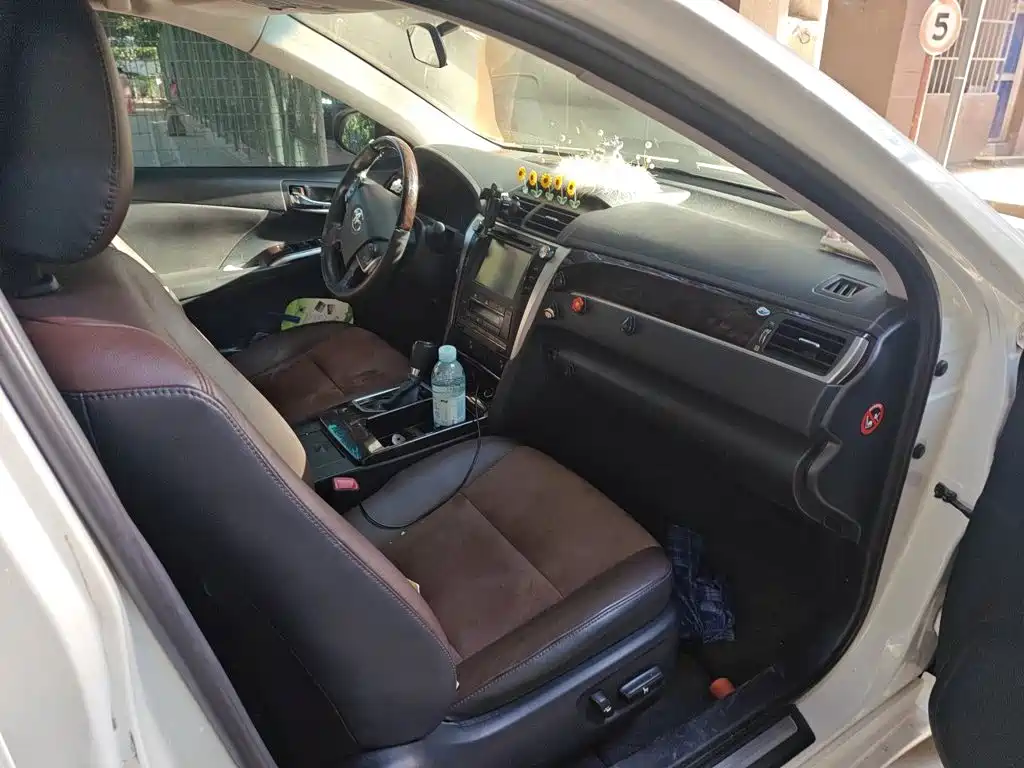 Toyota Camry — миниатюра 18