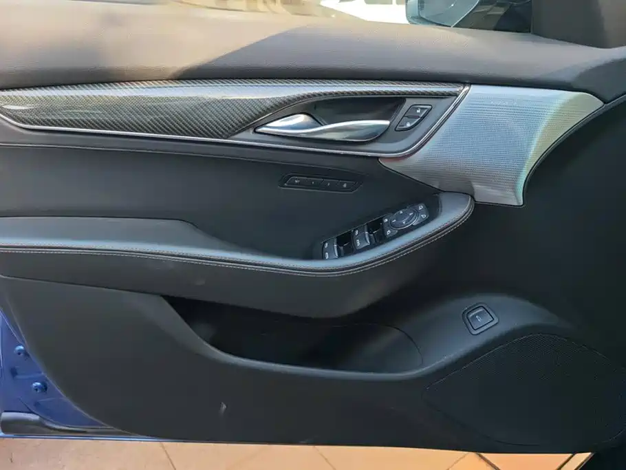 Cadillac CT5 — миниатюра 7