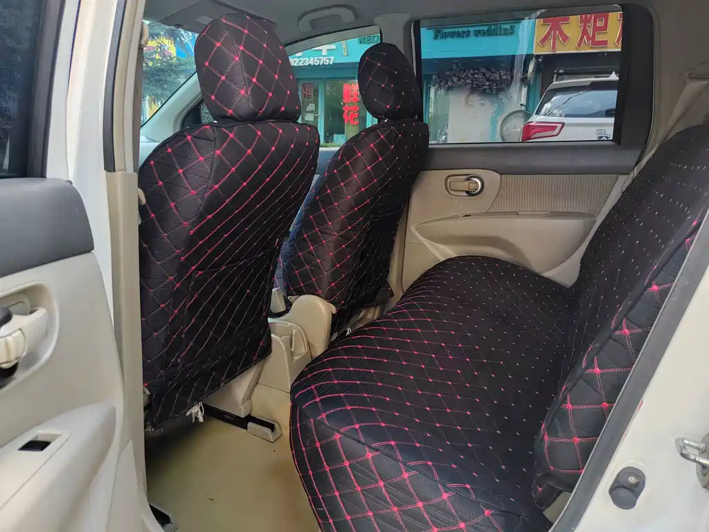 Nissan Livina Dynamic Sharp 1.6XV CVT Luxury Edition, фото 9