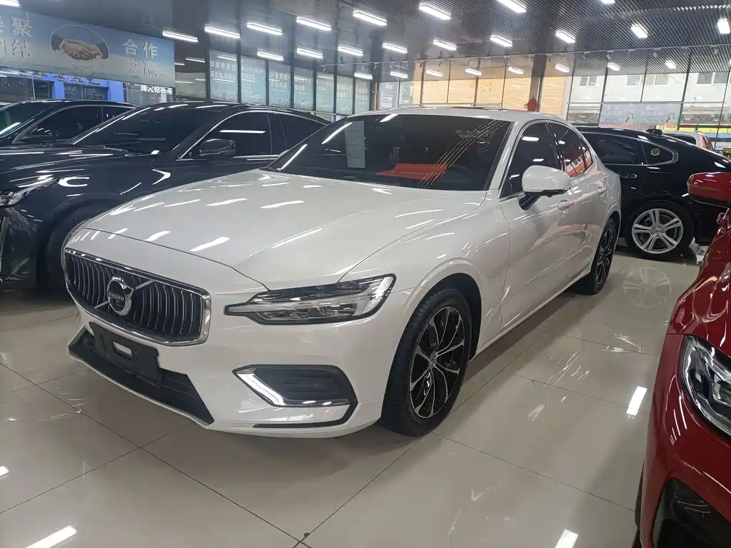 VOLVO  S60