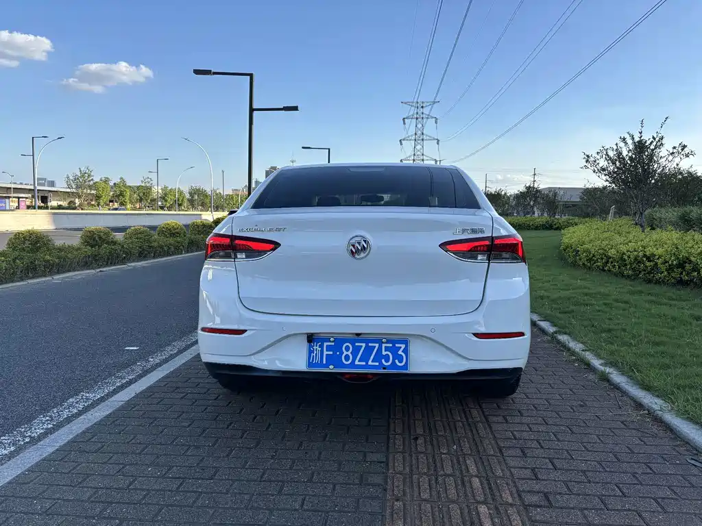 Buick Excelle — миниатюра 6