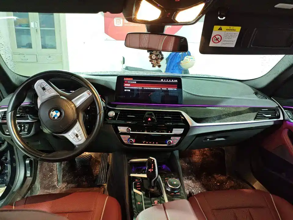 BMW 5 Series — миниатюра 7