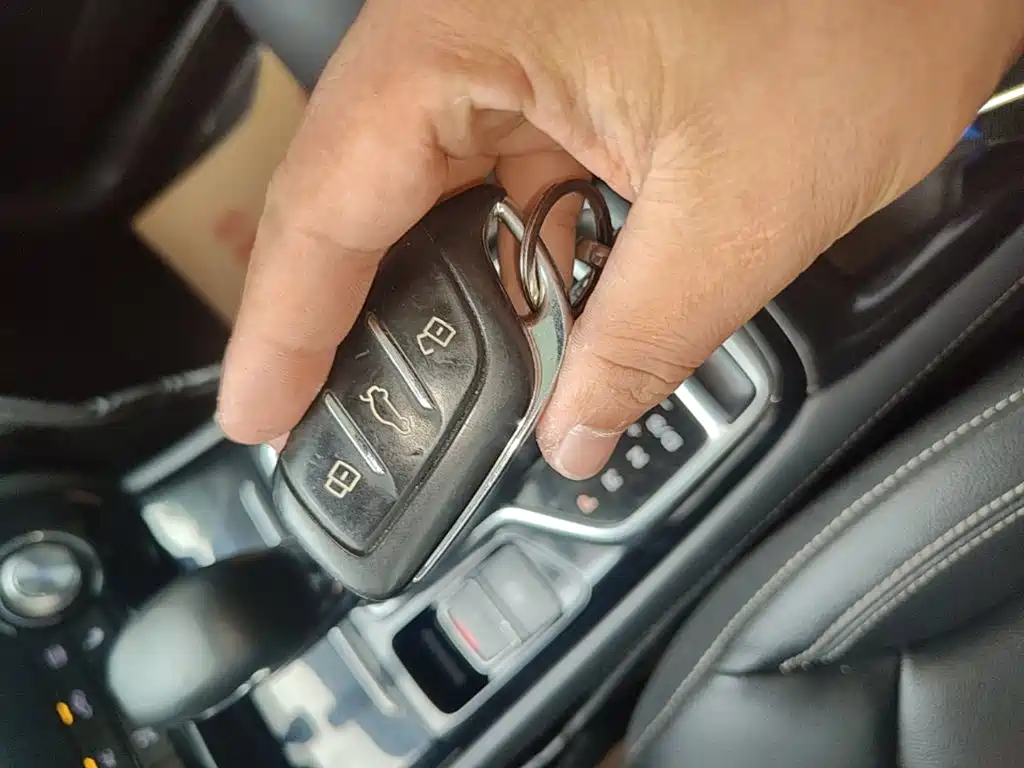 Roewe RX3 — миниатюра 9